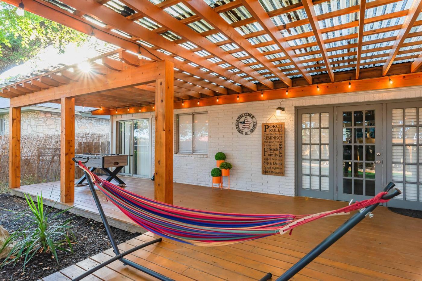 Luxurious Home With Hot Tub & Tree Deck By 6Flags San Antonio Exterior photo